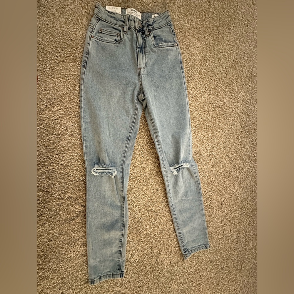 NWTGS Light Wash Stretchy Mom Jeans